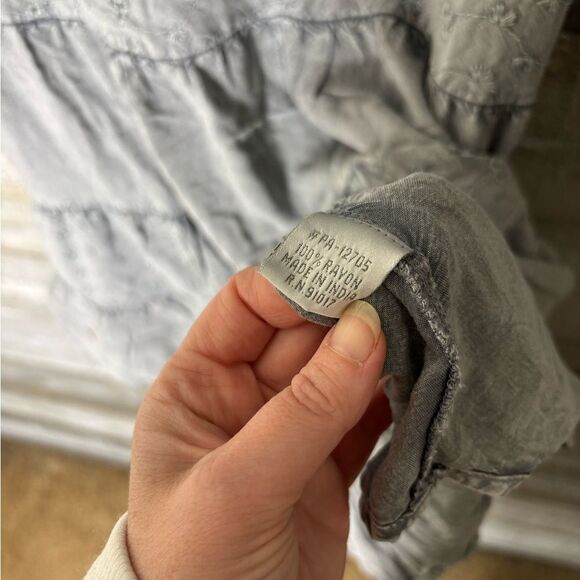 Solitaire small rayon made in India Gray Tiered Tunic Top - Picture 2 of 4